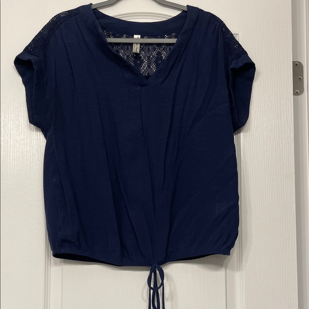 PerSeption Concept Dark Blue Lace Accent Blouse light weight size L, NEW